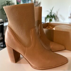 Oasis Society Saylor boot in Latte Size 8.5